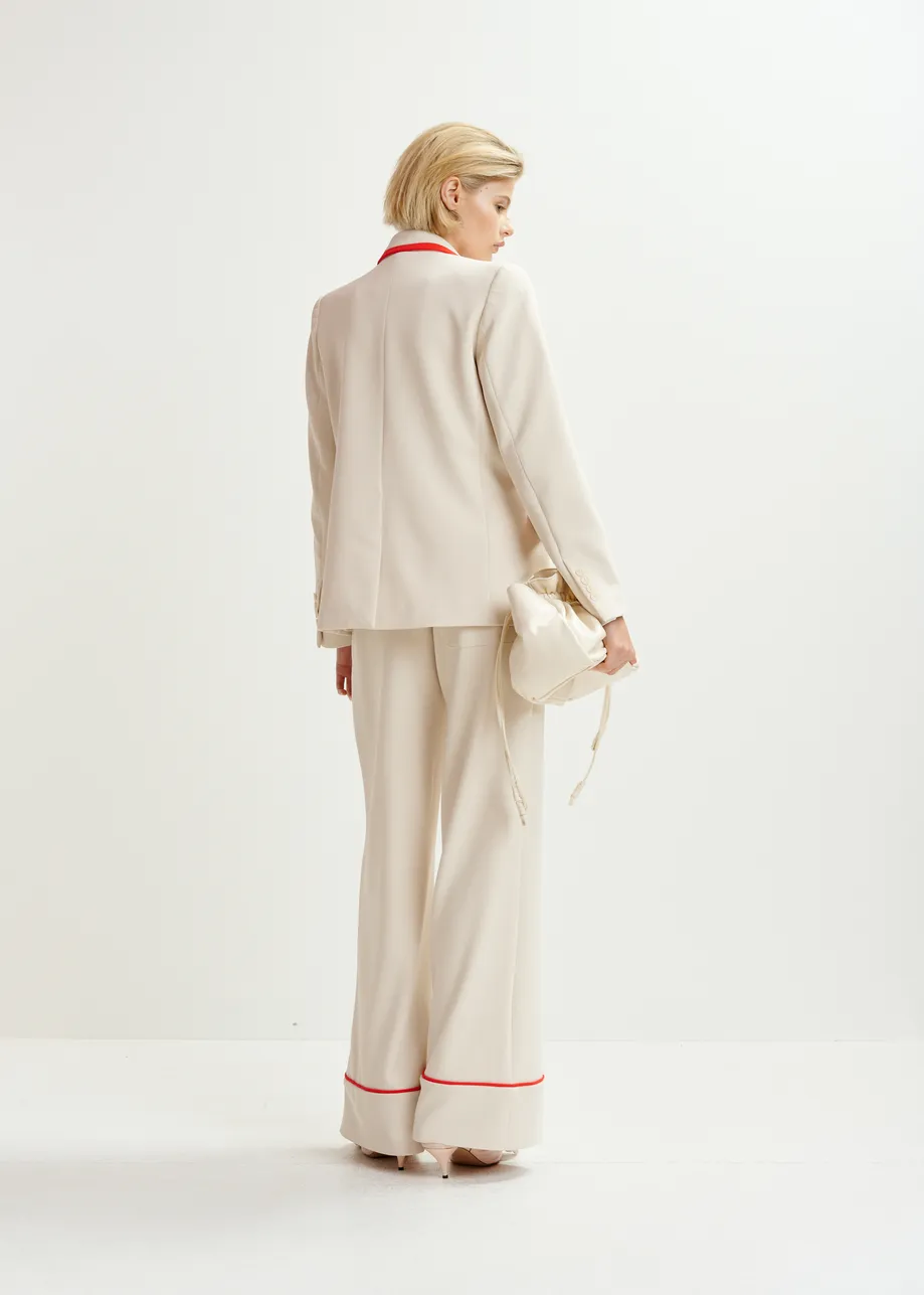 Zweireihiger Blazer in Cremeweiß mit Zierleisten in Kontrastfarbe