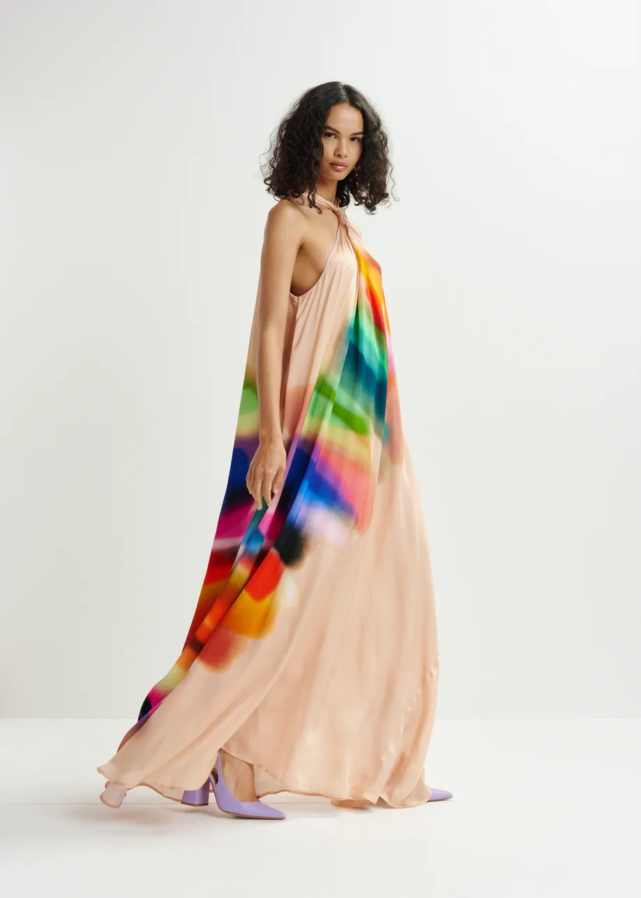 Maxi-abito con scollo all'americana color pesca chiaro e multicolore con dettaglio nodo