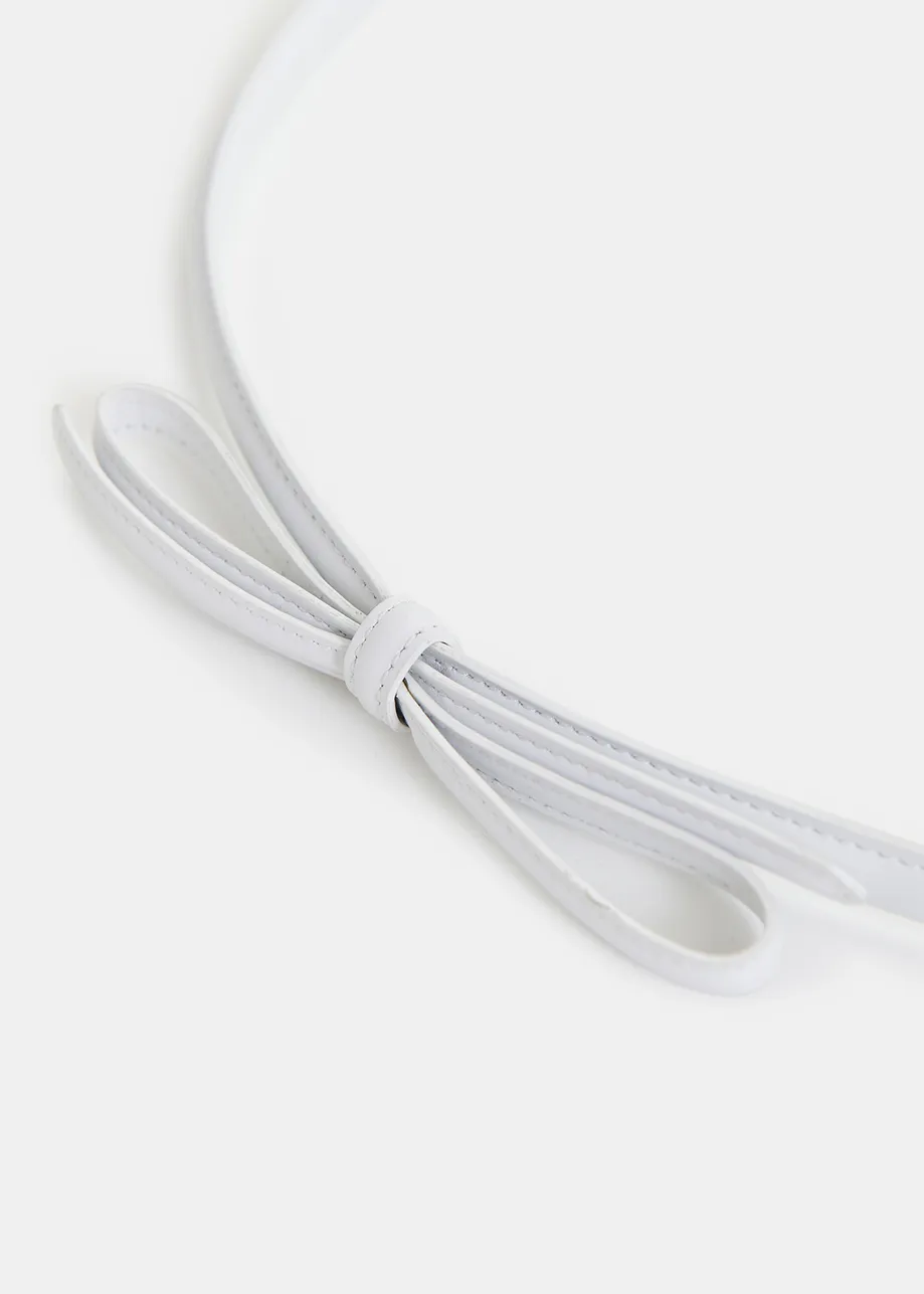 Fine ceinture blanc cassé avec nœud