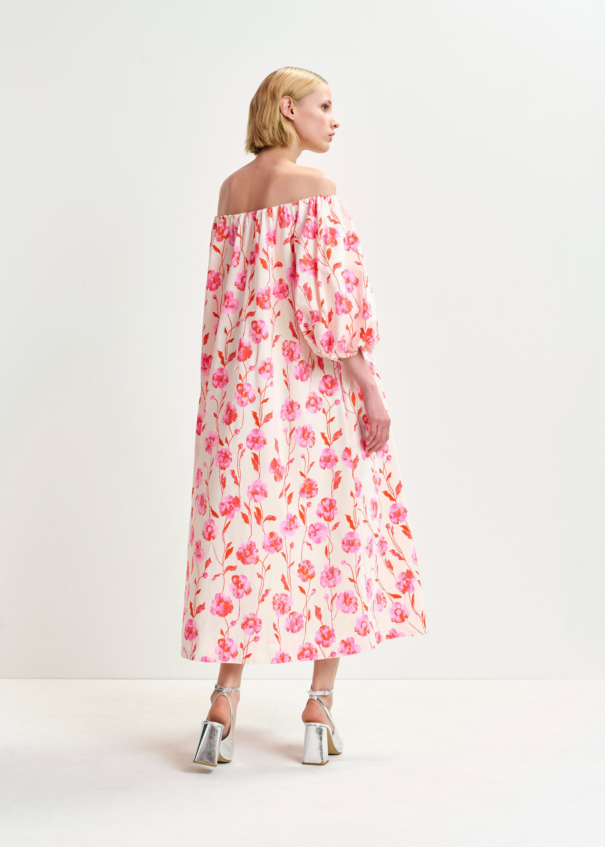 ワンピース [ESSENTIEL ANTWERPILLIGO] Flower midi dress Off-white and pink off the shoulder midi dress | Essentiel