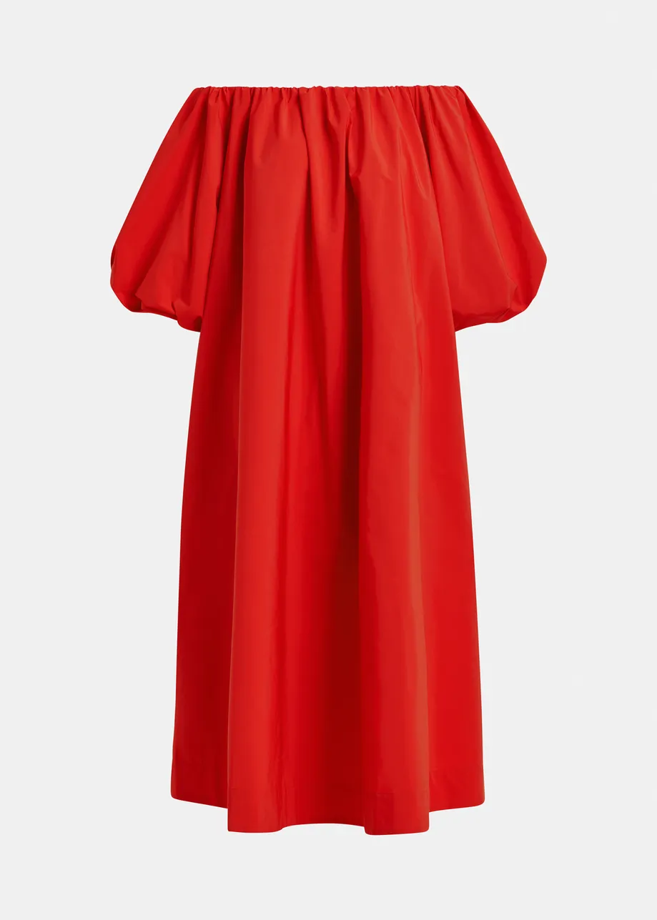 Rotes, schulterfreies Midikleid