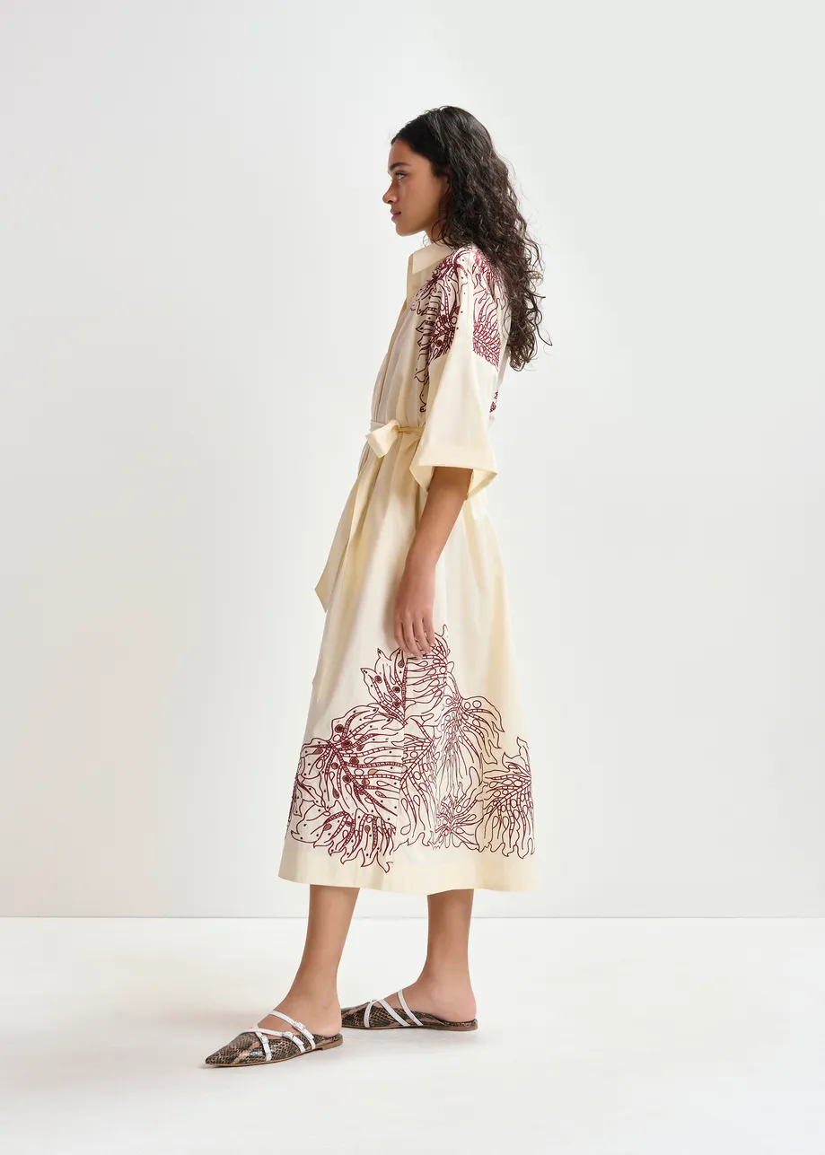 Cremefarbenes und braunes Midikleid aus Baumwolle mit Blumenstickerei