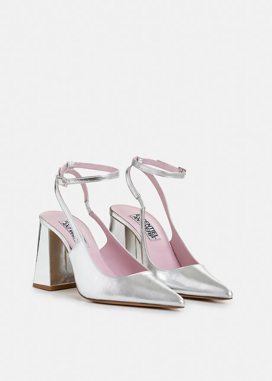 Silberne Slingback Pumps aus Leder