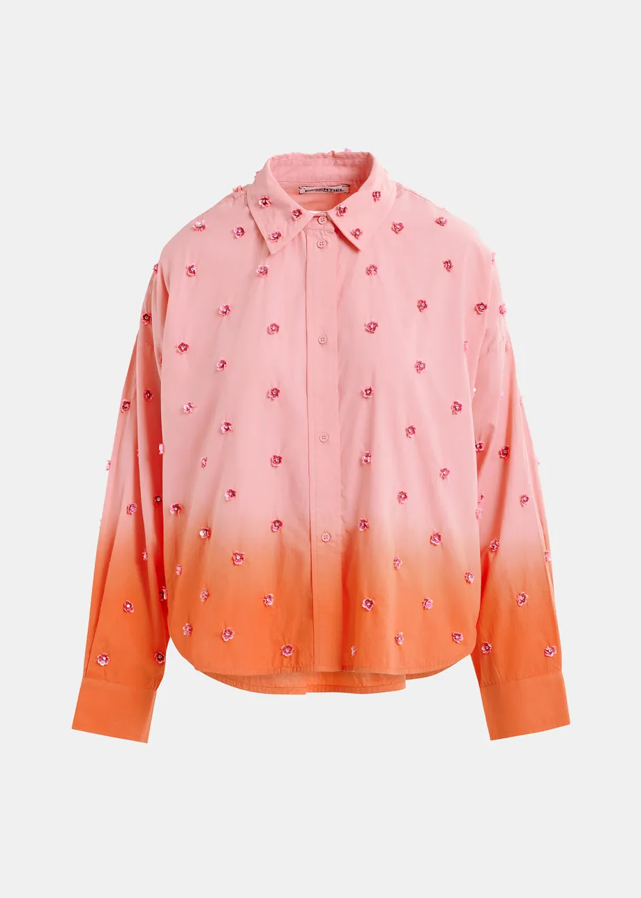 Camicia ombré rosa e arancione con decorazioni di paillettes e perline