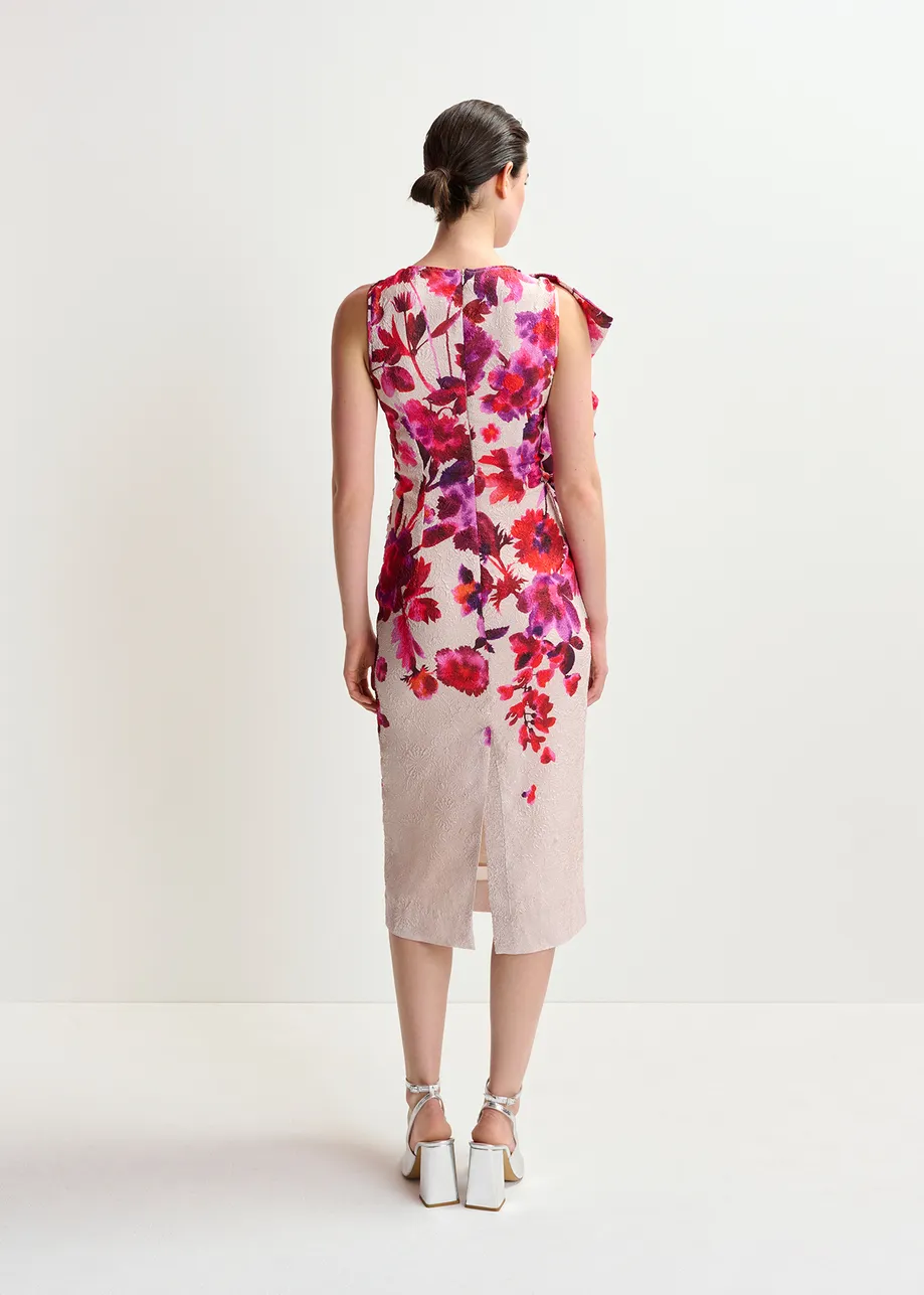 Gebroken witte, roze en paarse asymmetrische midi-bloemenjurk met volant