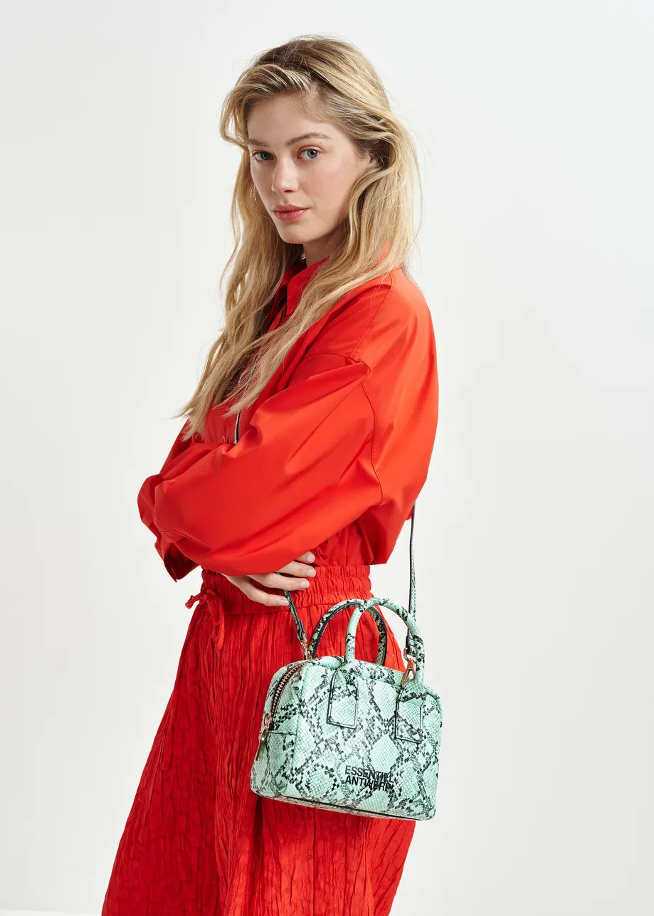 Rood oversized overhemd met geplisseerde manchetten