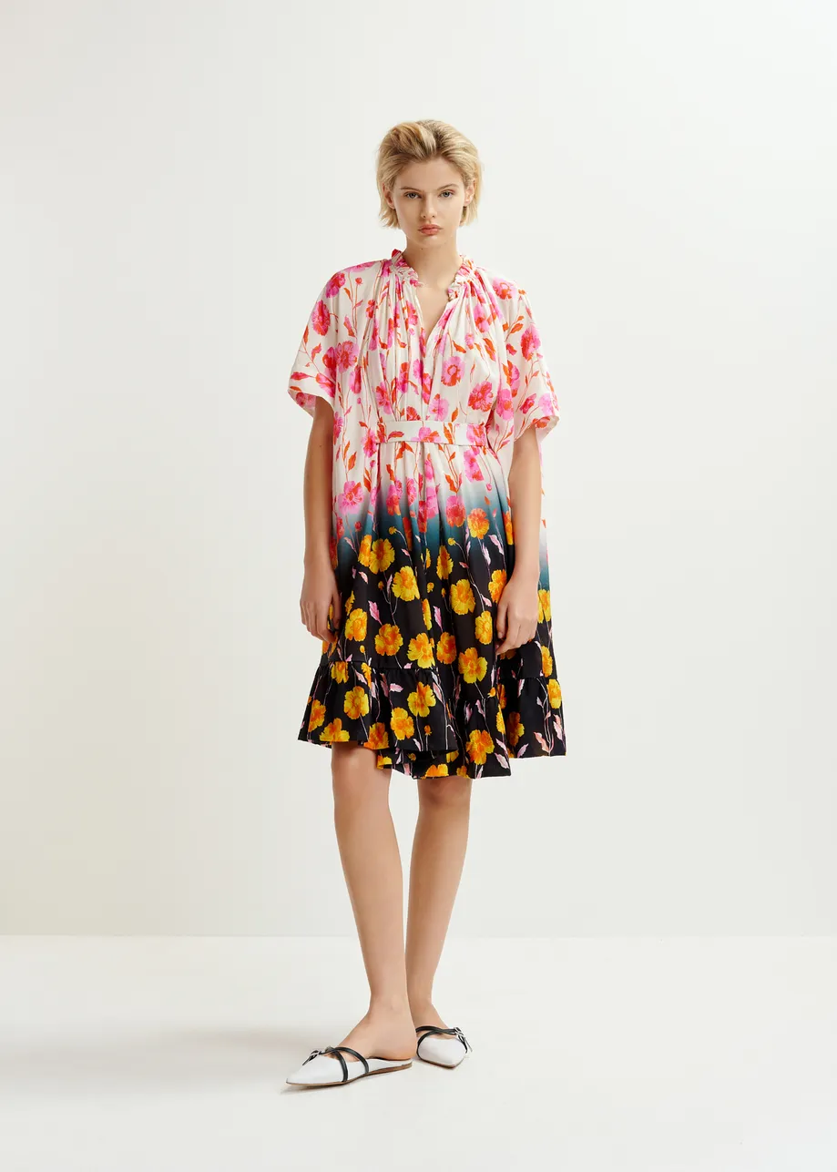 Abito oversize con volant nero, arancione e bianco