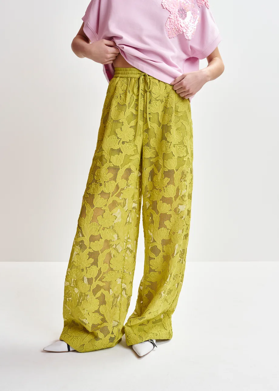 Gele kanten broek met brede pijpen