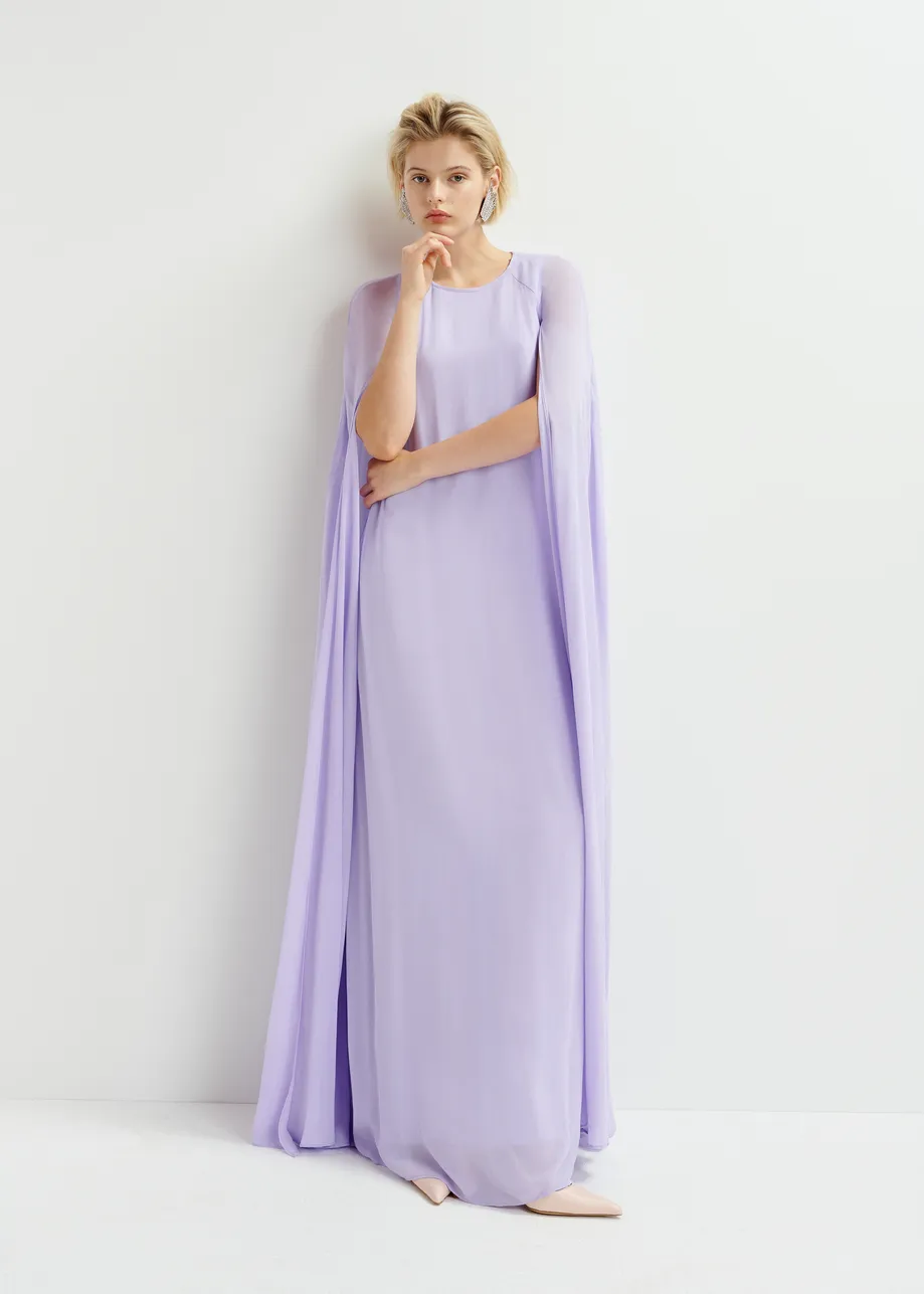 Robe longue lilas à manches cape