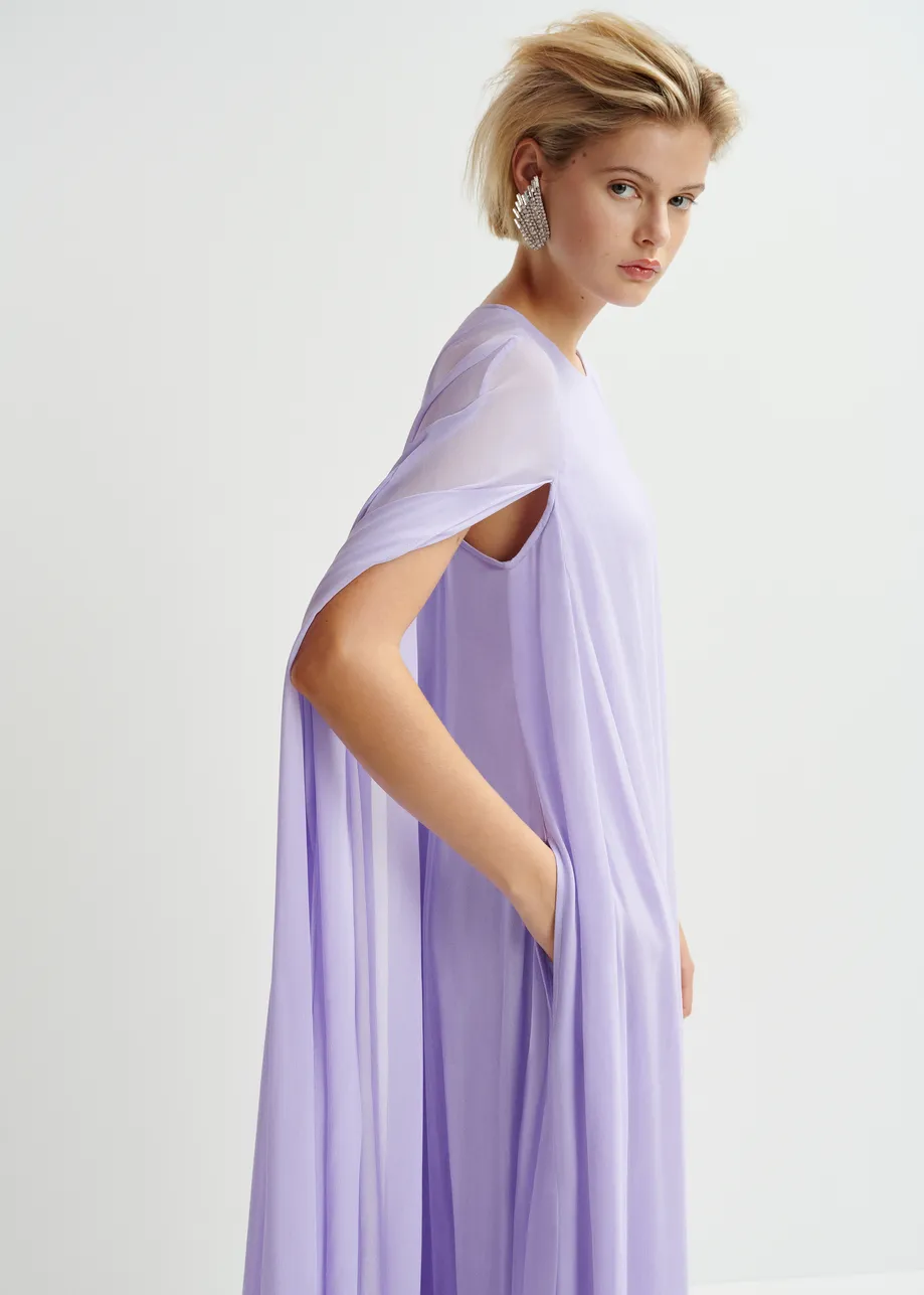 Robe longue lilas à manches cape