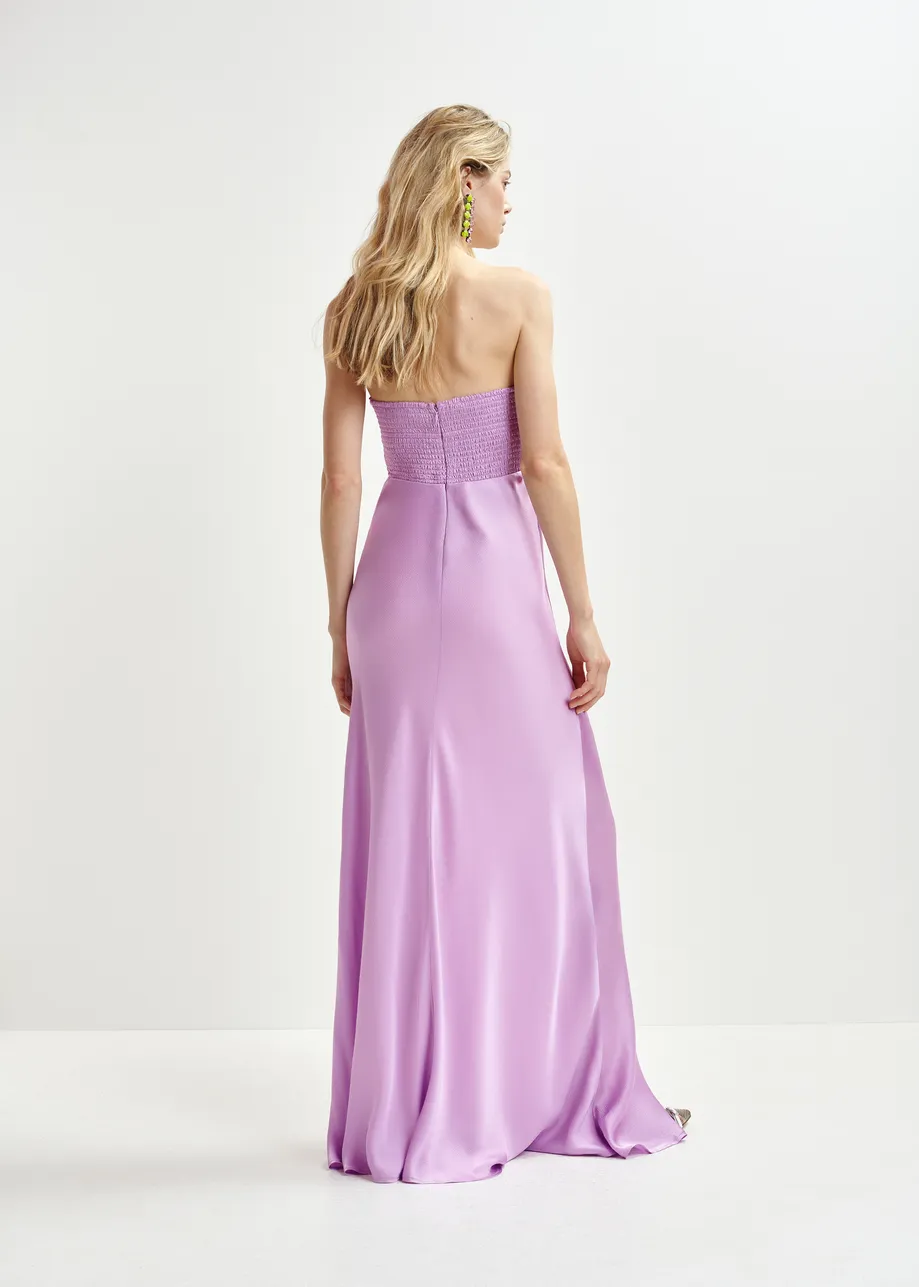 Longue robe bandeau en satin lilas