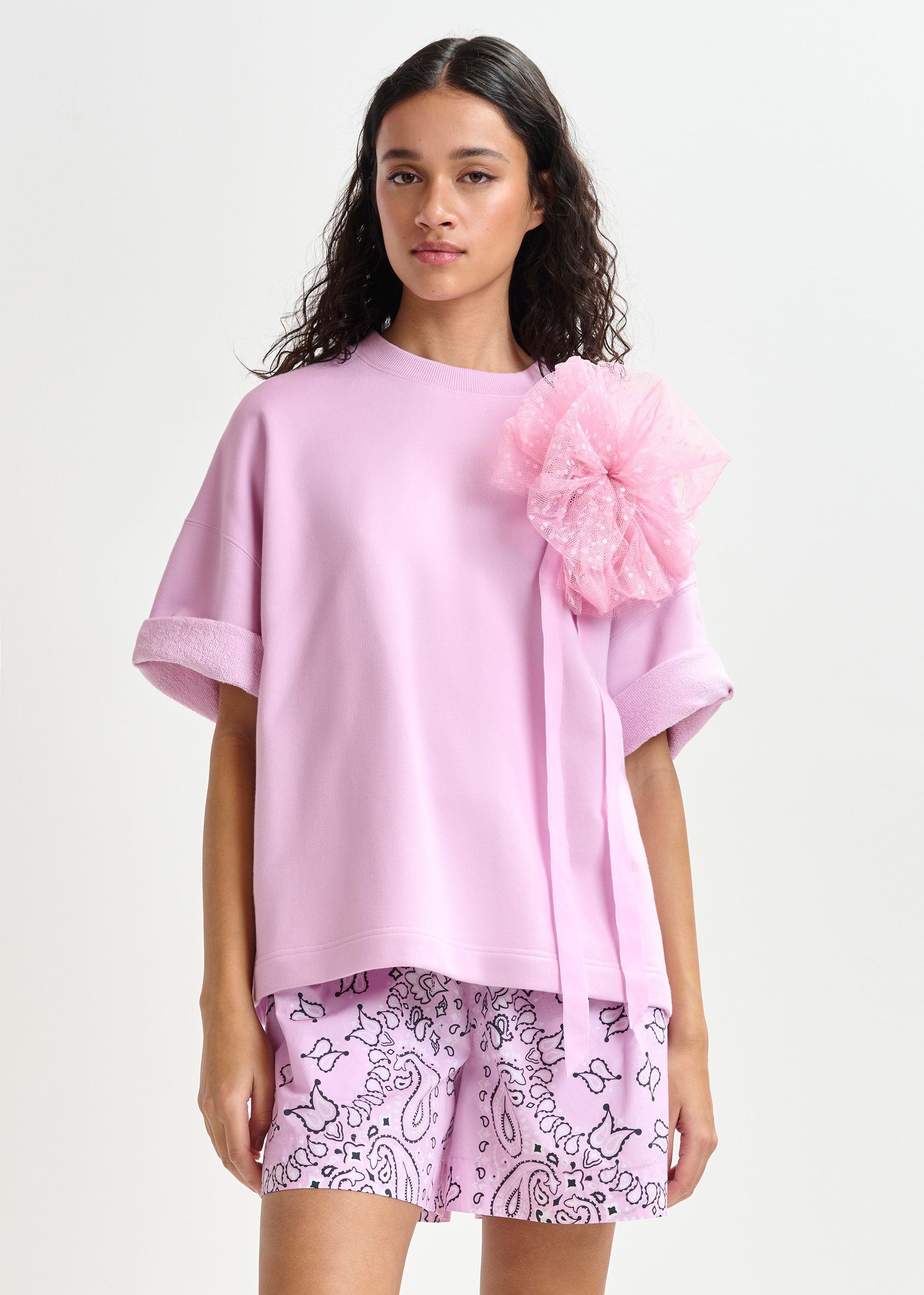 Light pink sweatshirt with removable mesh brooch | Essentiel