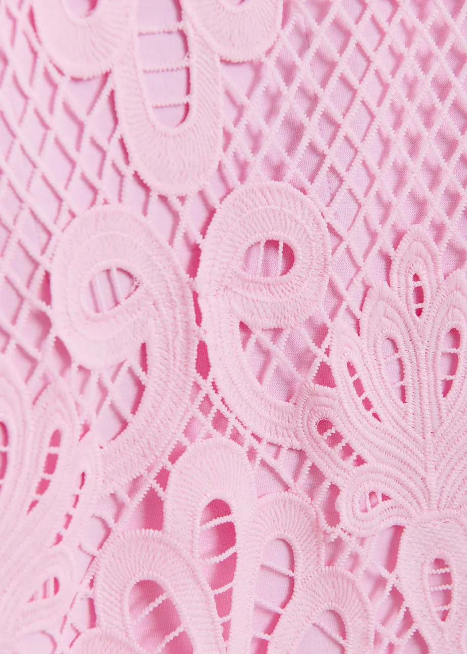 T-shirt rose avec dos en dentelle