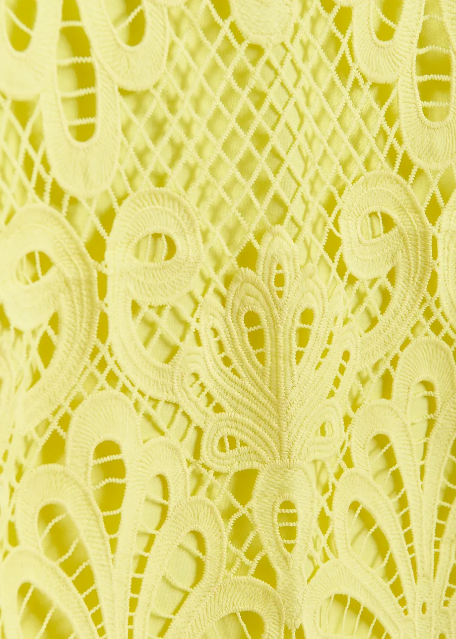 T-shirt jaune avec dos en dentelle
