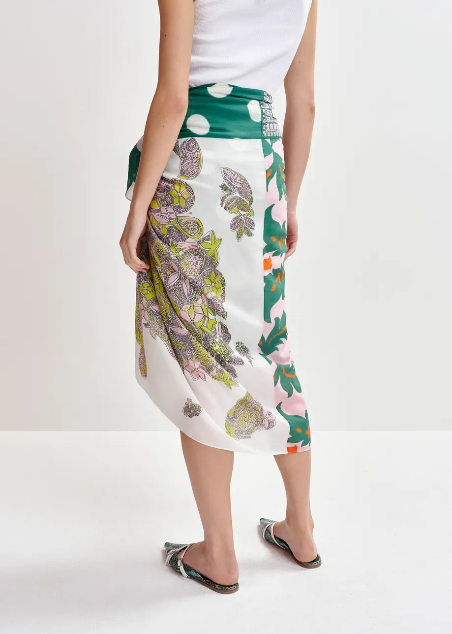 Multicolor scarf with multiple prints