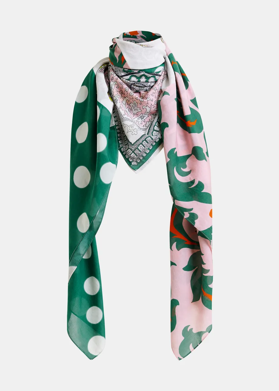 Multicolor scarf with multiple prints