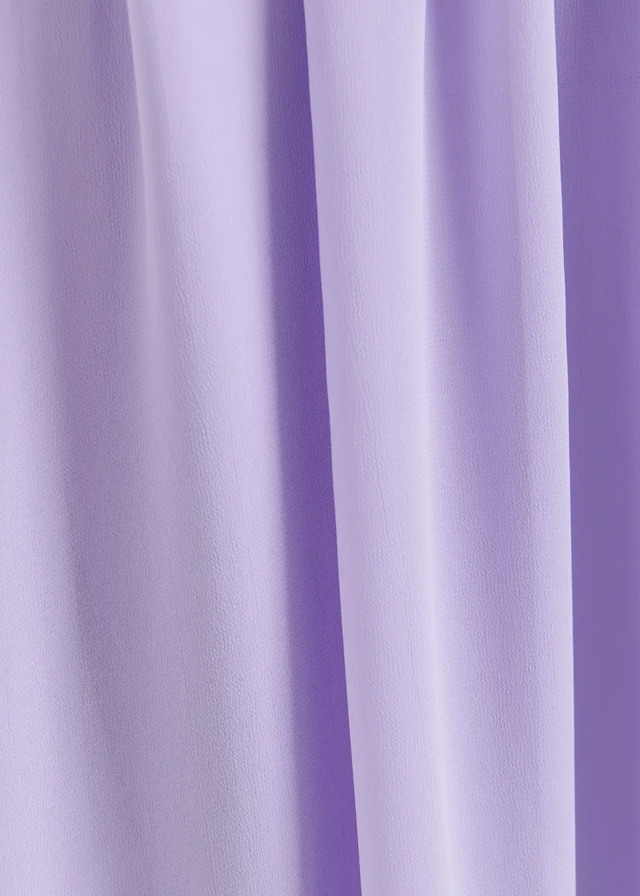 Robe mi-longue lilas à épaules nues