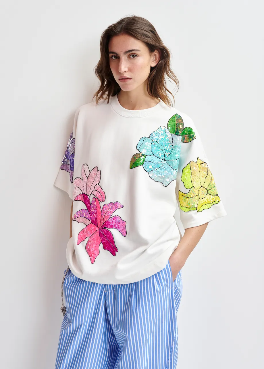 Weißes und mehrfarbiges Sweatshirt mit Blumenstickerei aus Pailletten und Perlen