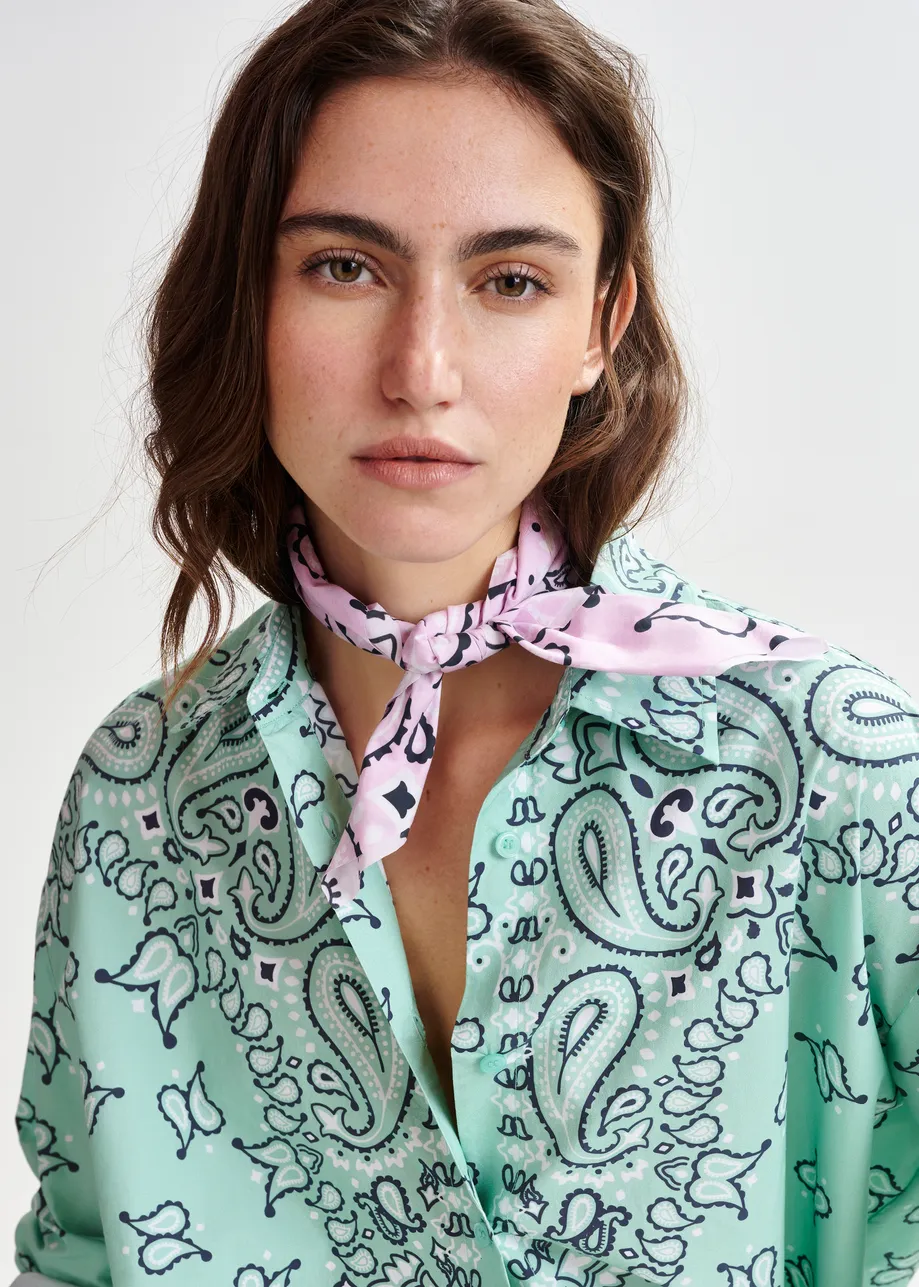 Turquoise en zwart oversized overhemd met bandanaprint