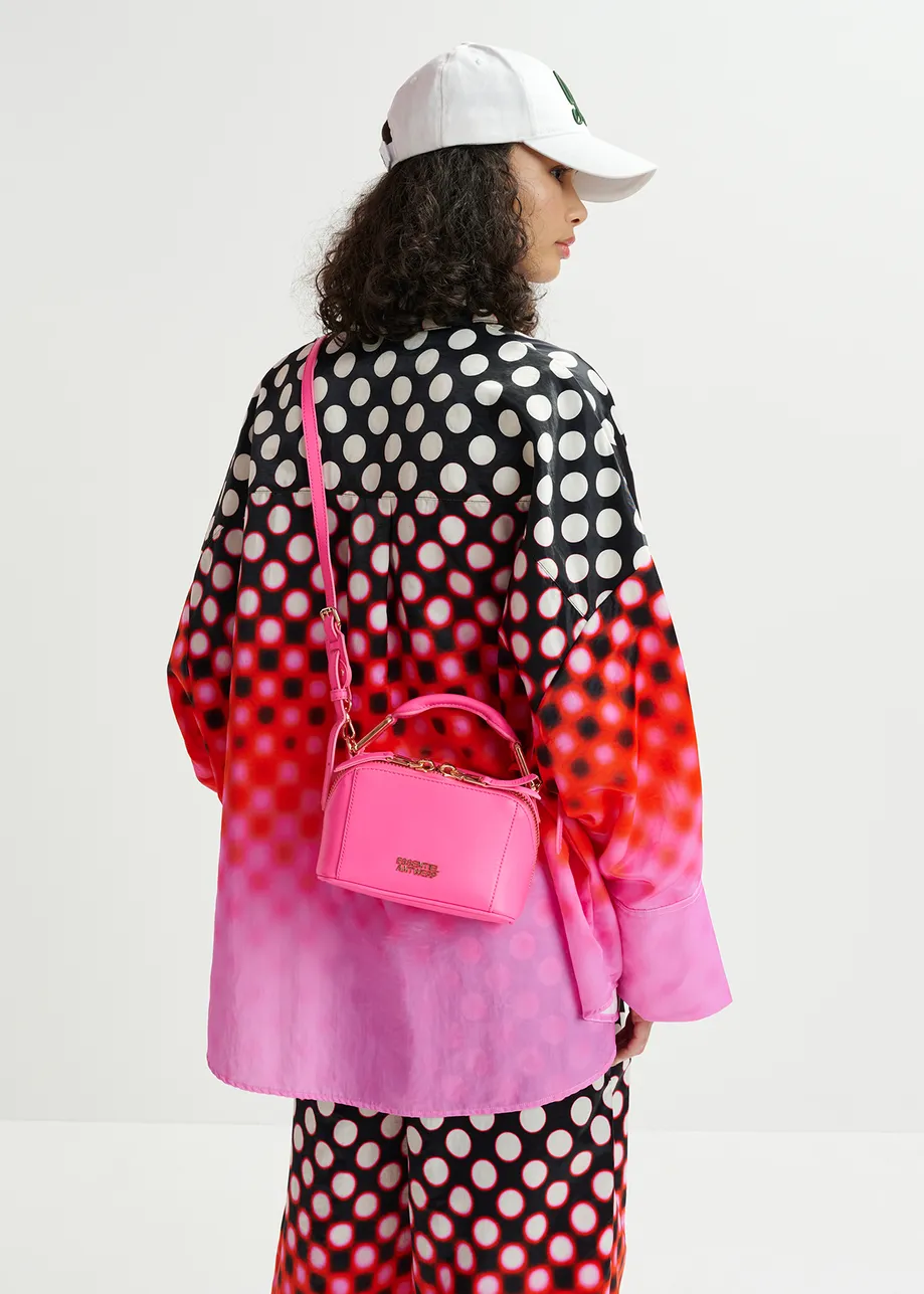 Oversized Satinhemd mit Print in Schwarz, Rot und Rosa