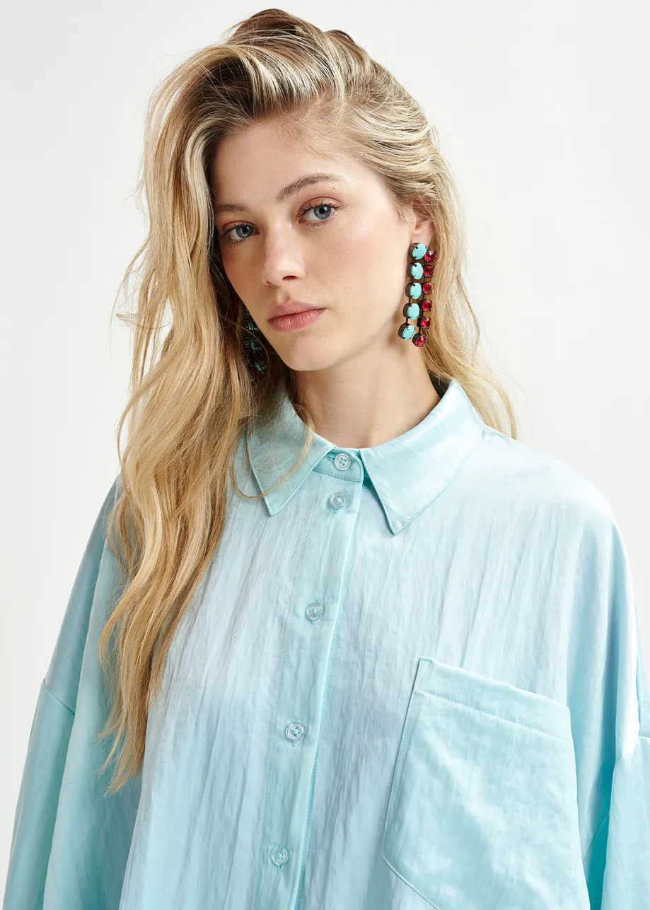 Chemise oversize en satin bleu clair