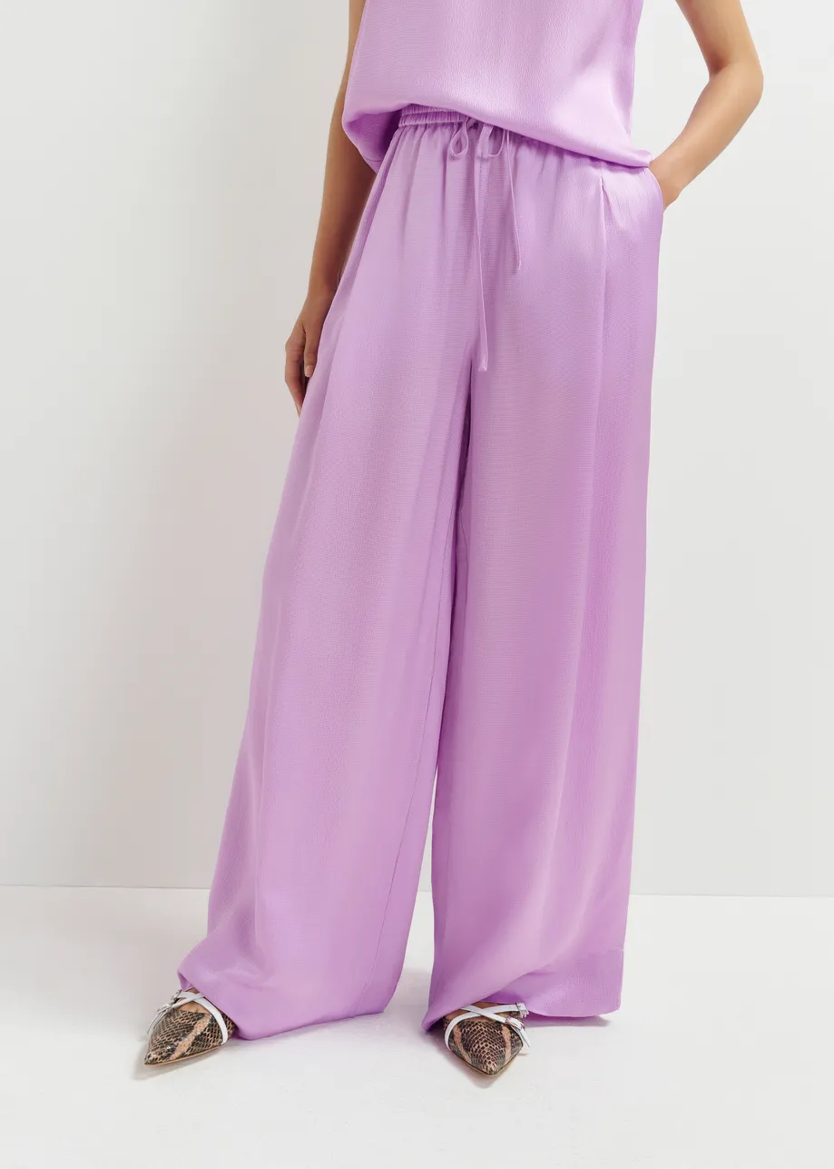 Pantalon lilas à jambes larges