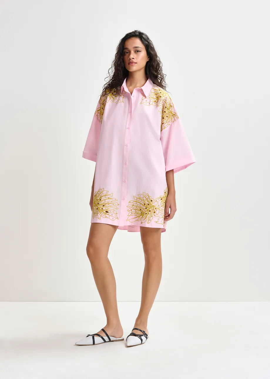 Hellrosa und goldfarbenes Baumwoll-Mini-Hemdkleid mit Blumenstickerei