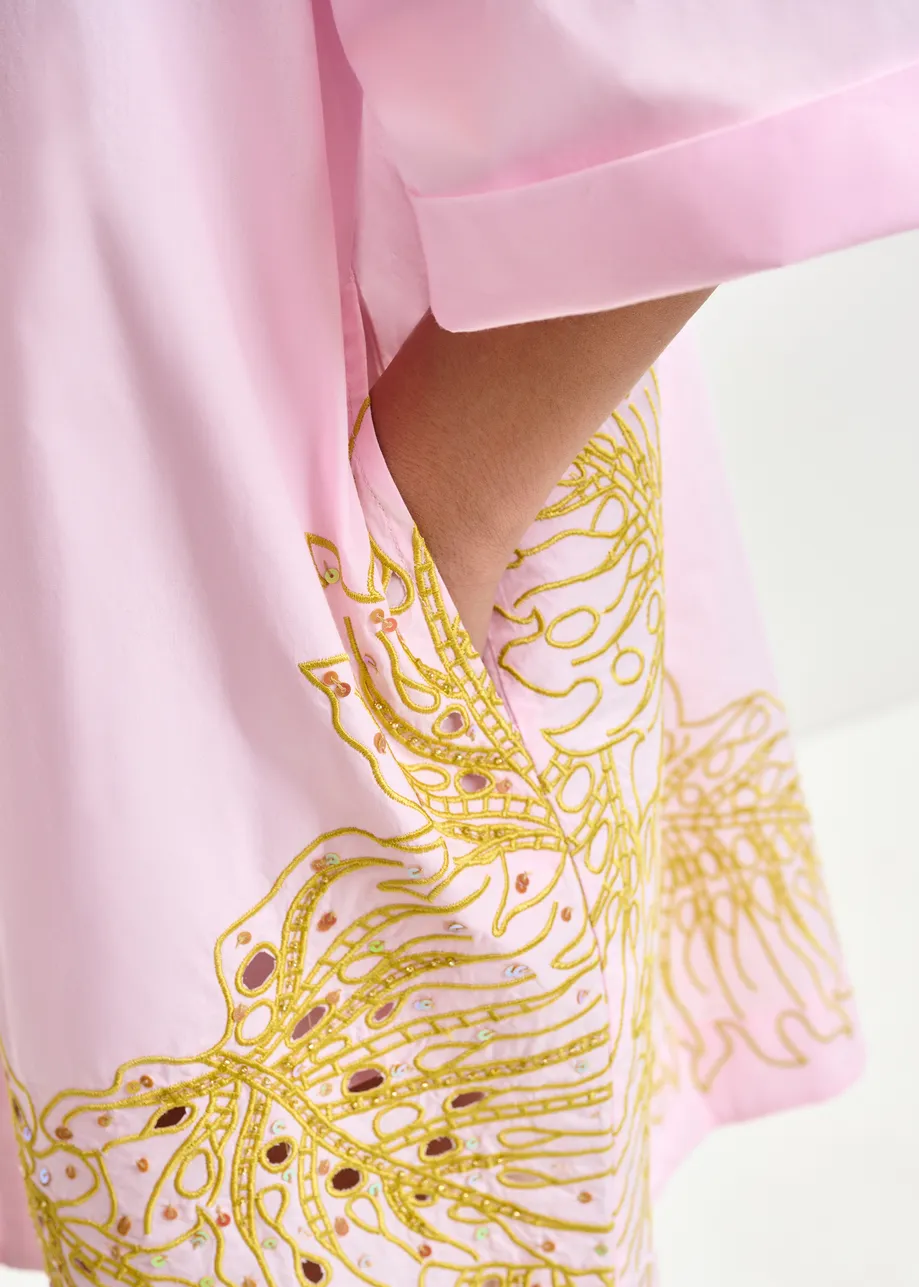 Hellrosa und goldfarbenes Baumwoll-Mini-Hemdkleid mit Blumenstickerei