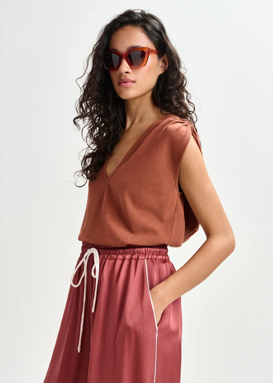 Rust red wide-Leg pants with contrast stitching
