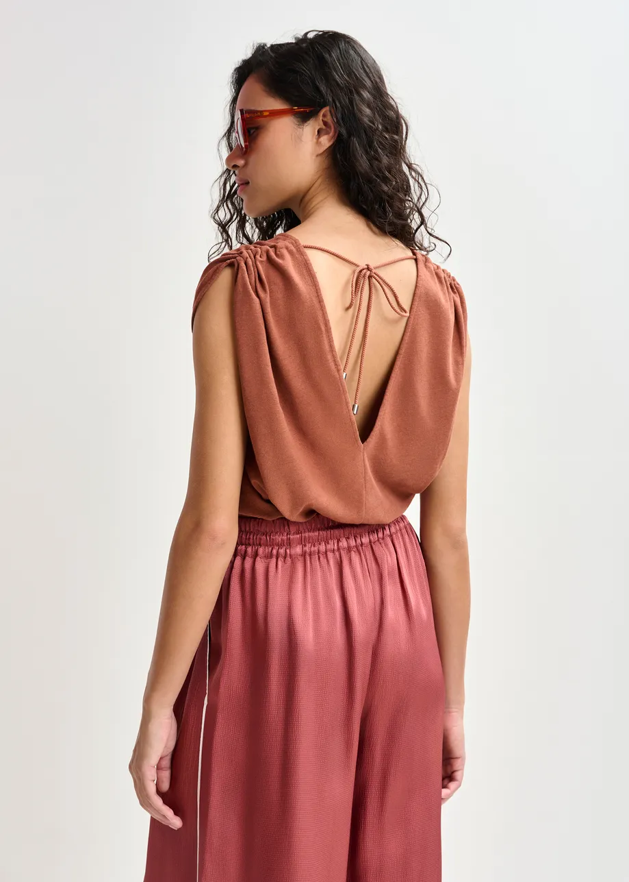 Rust red wide-Leg pants with contrast stitching