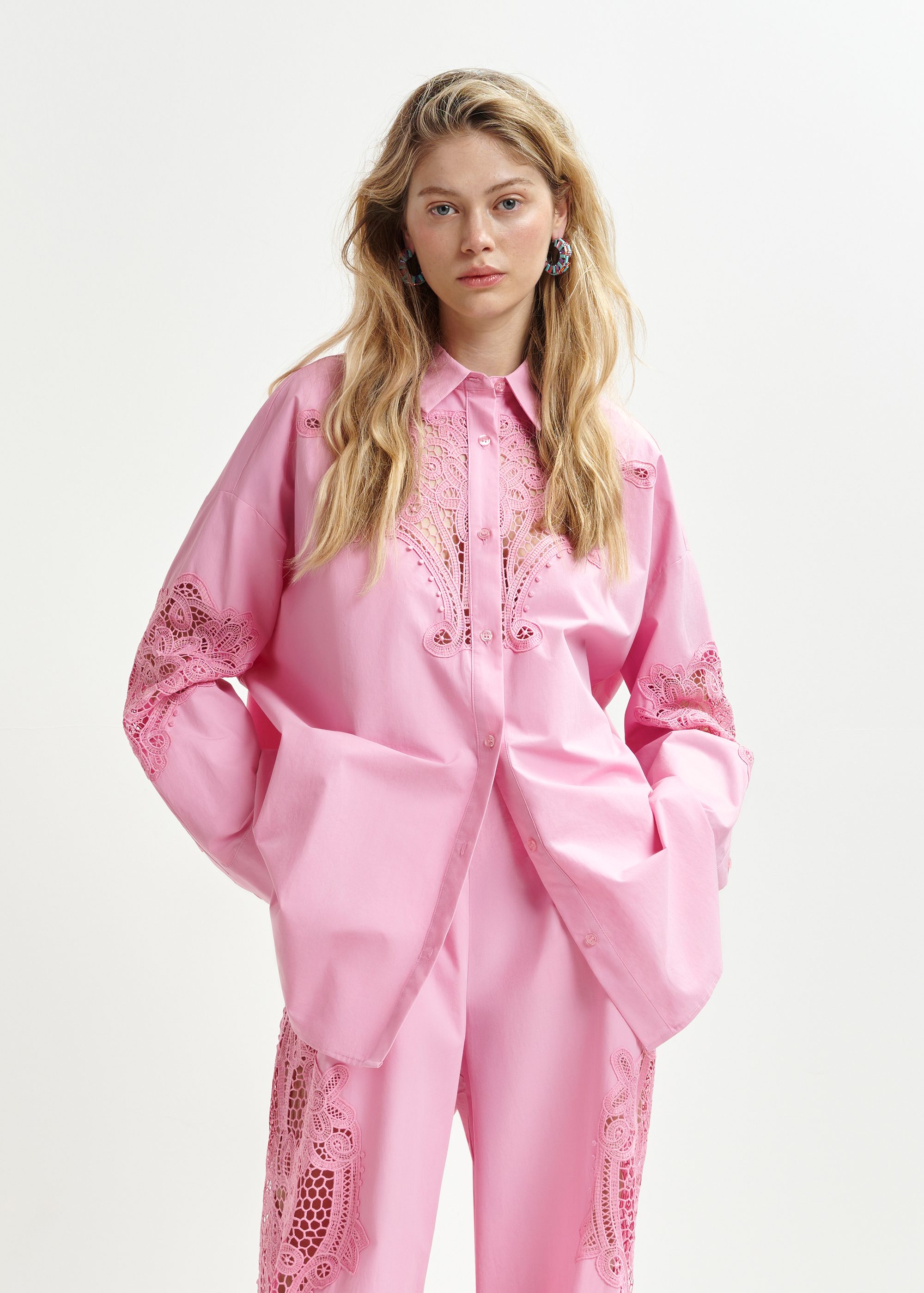 Light pink cotton shirt with embroideries | Essentiel Antwerp