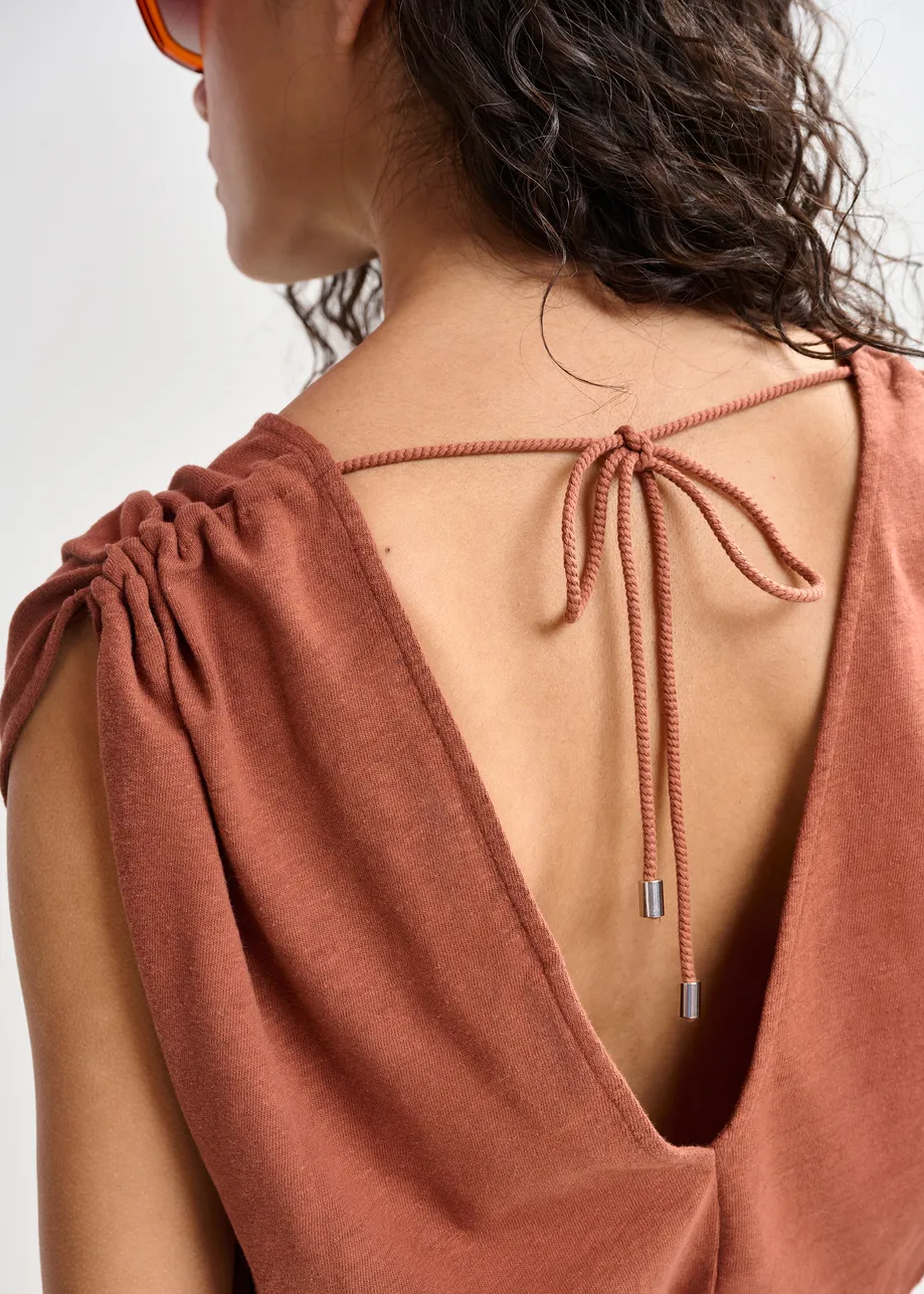 Brown sleeveless cotton-linen blend T-shirt