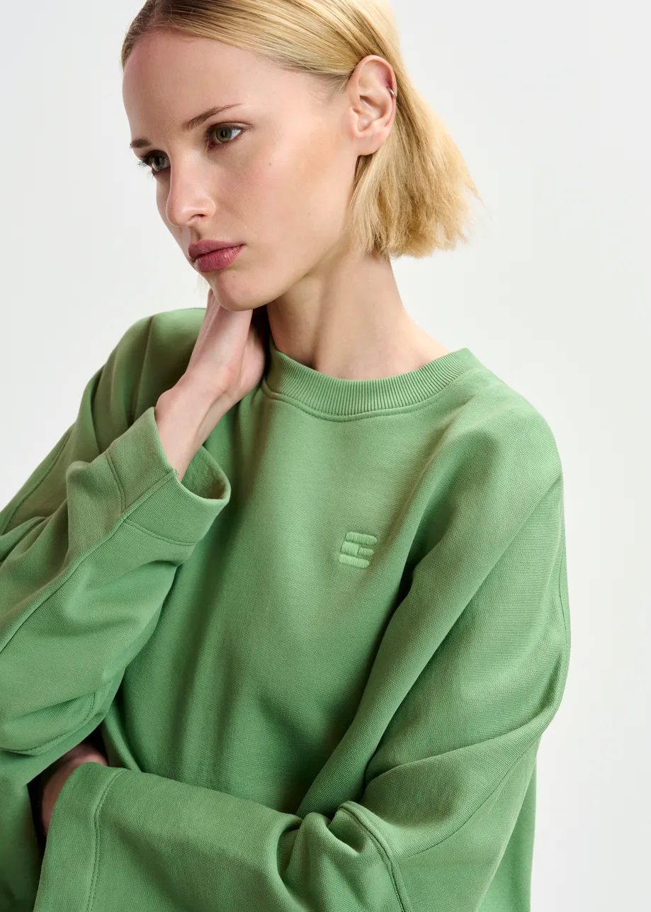 Khaki short-sleeved sweatshirt with E-shaped embroidery