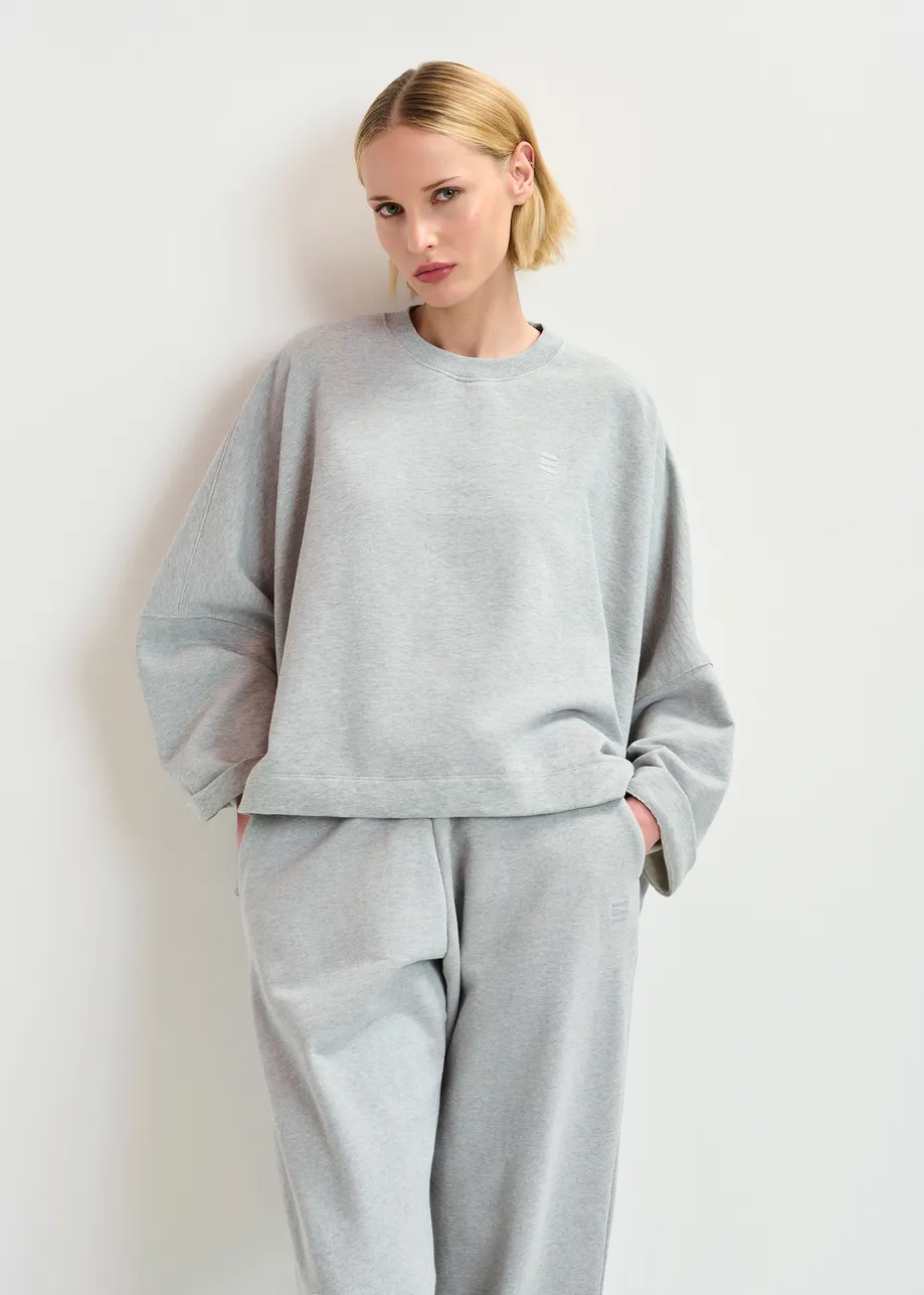 Sweatshirt gris avec E