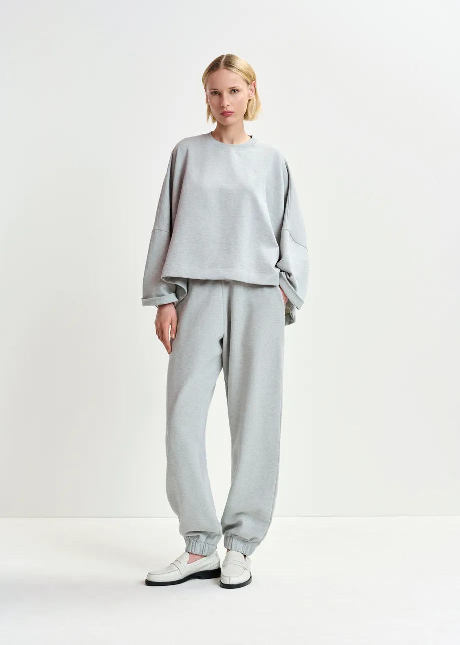 Sweatshirt gris avec E