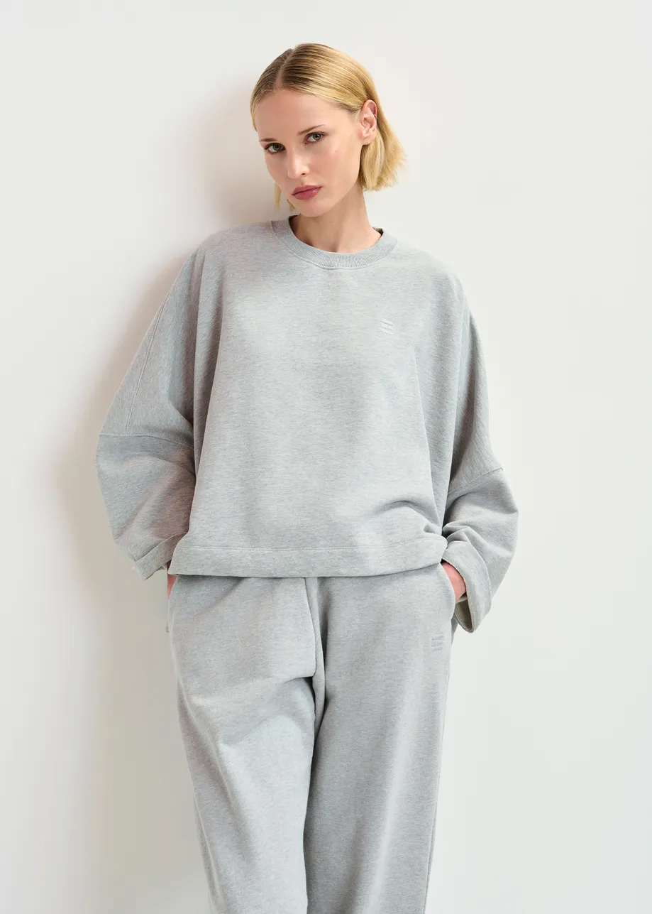 Grey short-sleeved sweatshirt with E-shaped embroidery