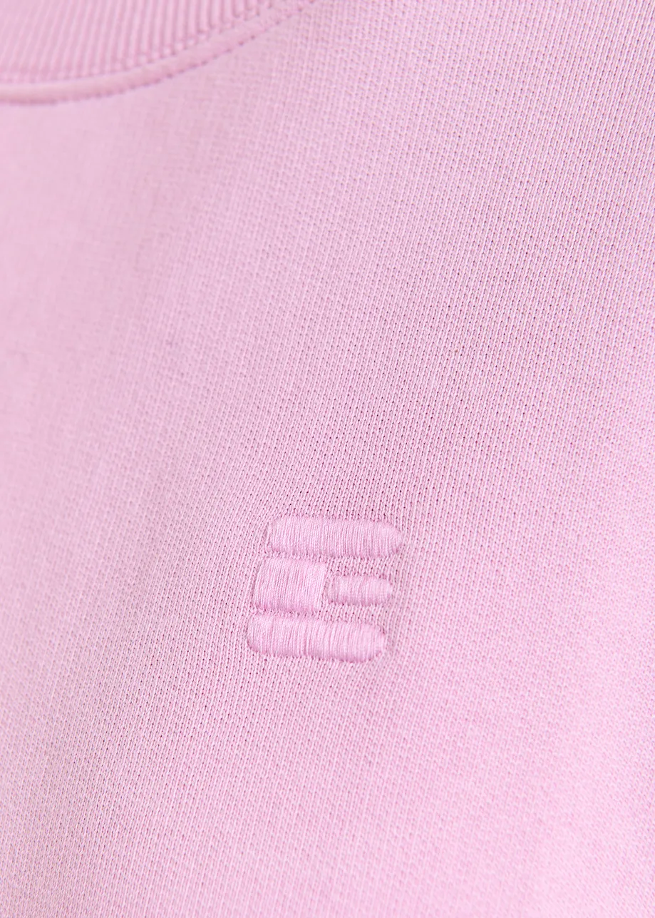 Pink short-sleeved sweatshirt with E-shaped embroidery