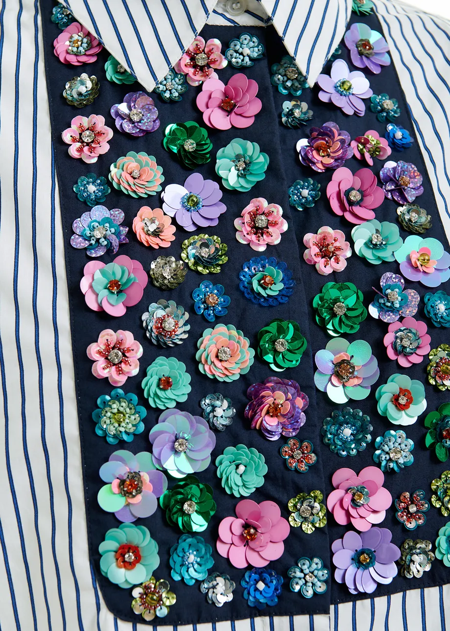 Camisa de algodón con solapa de lentejuelas y cuentas, blanco, azul y multicolor