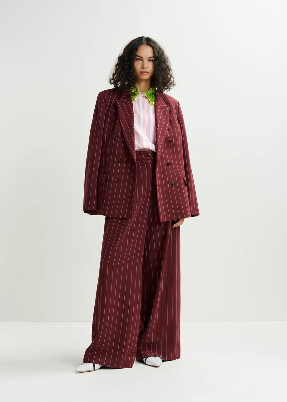 Bordeaux en witte wijde broek met pinstripes