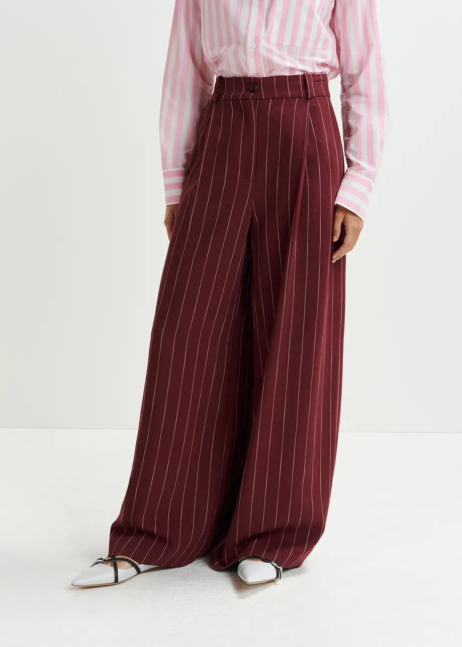 Pantalon large à fines rayures bordeaux et blanc