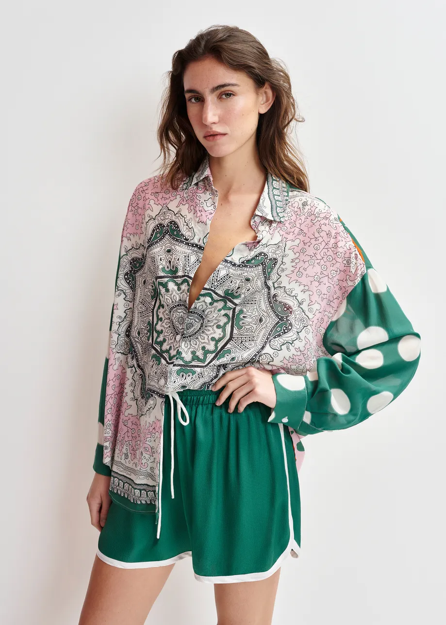 Camicia in misto cotone verde, rosa e multicolore con stampa