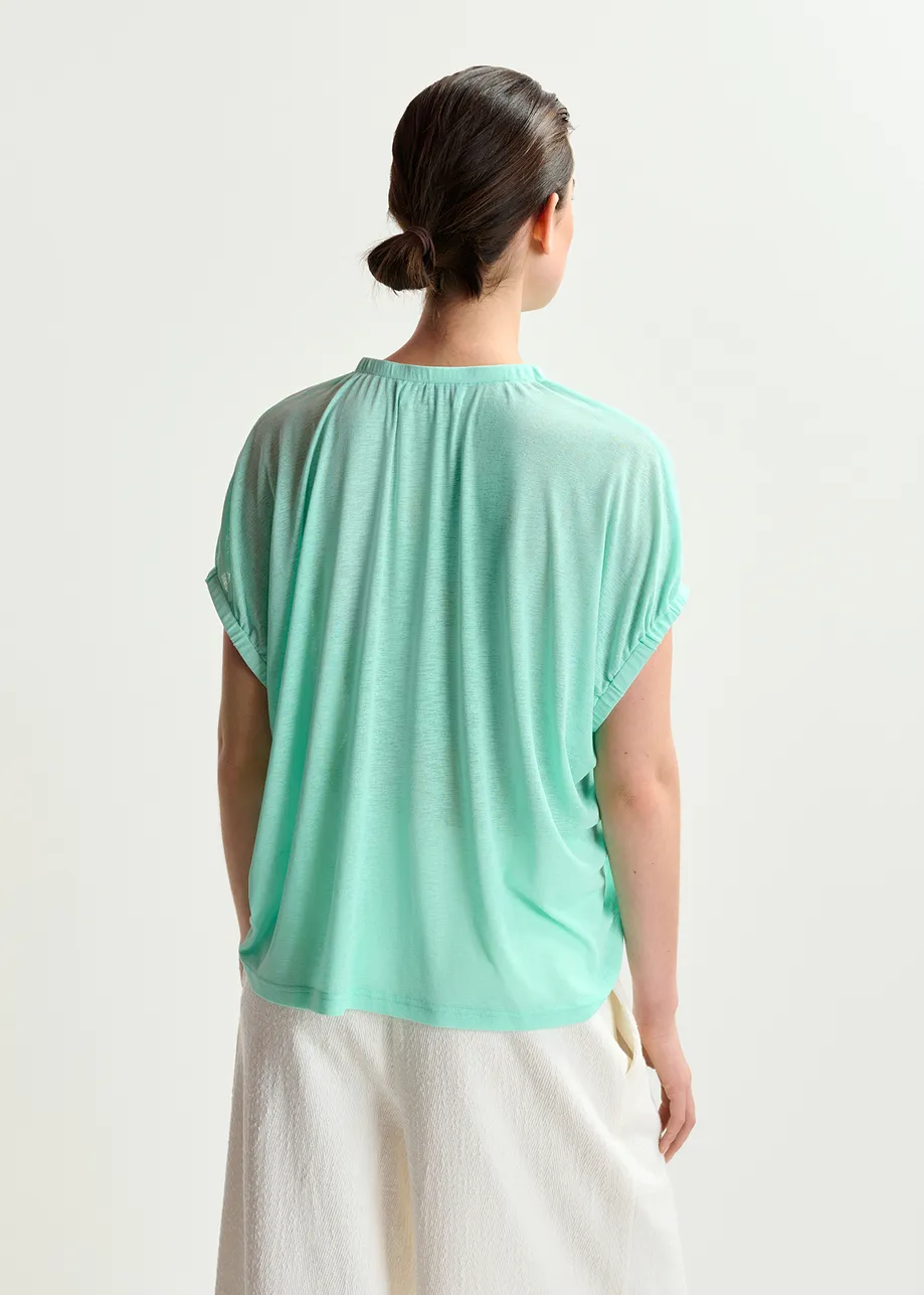 Lichtblauw T-shirt met delicate rug