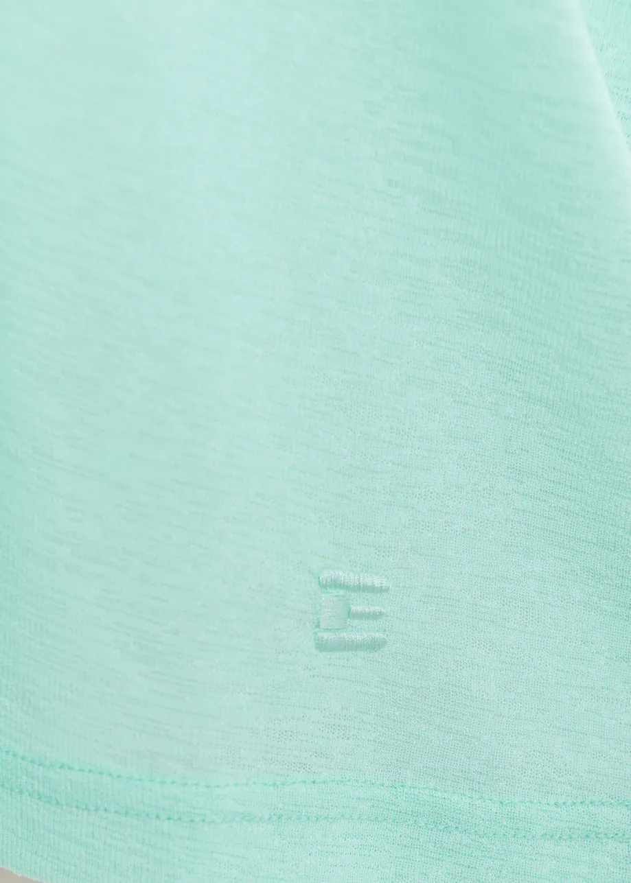 Light blue t-shirt with back panel