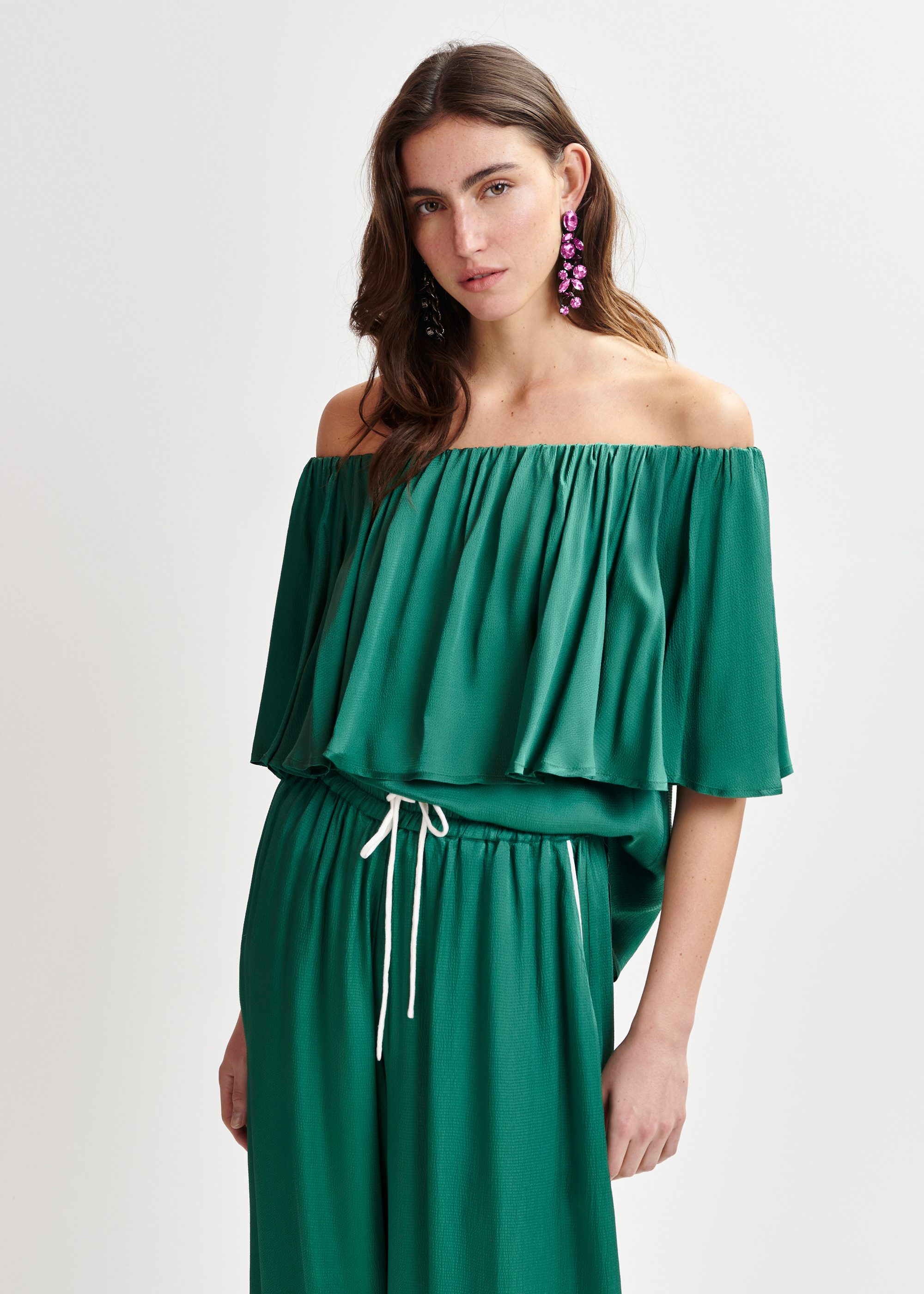 Dark green off-the-shoulder ruffle top | Essentiel Antwerp United