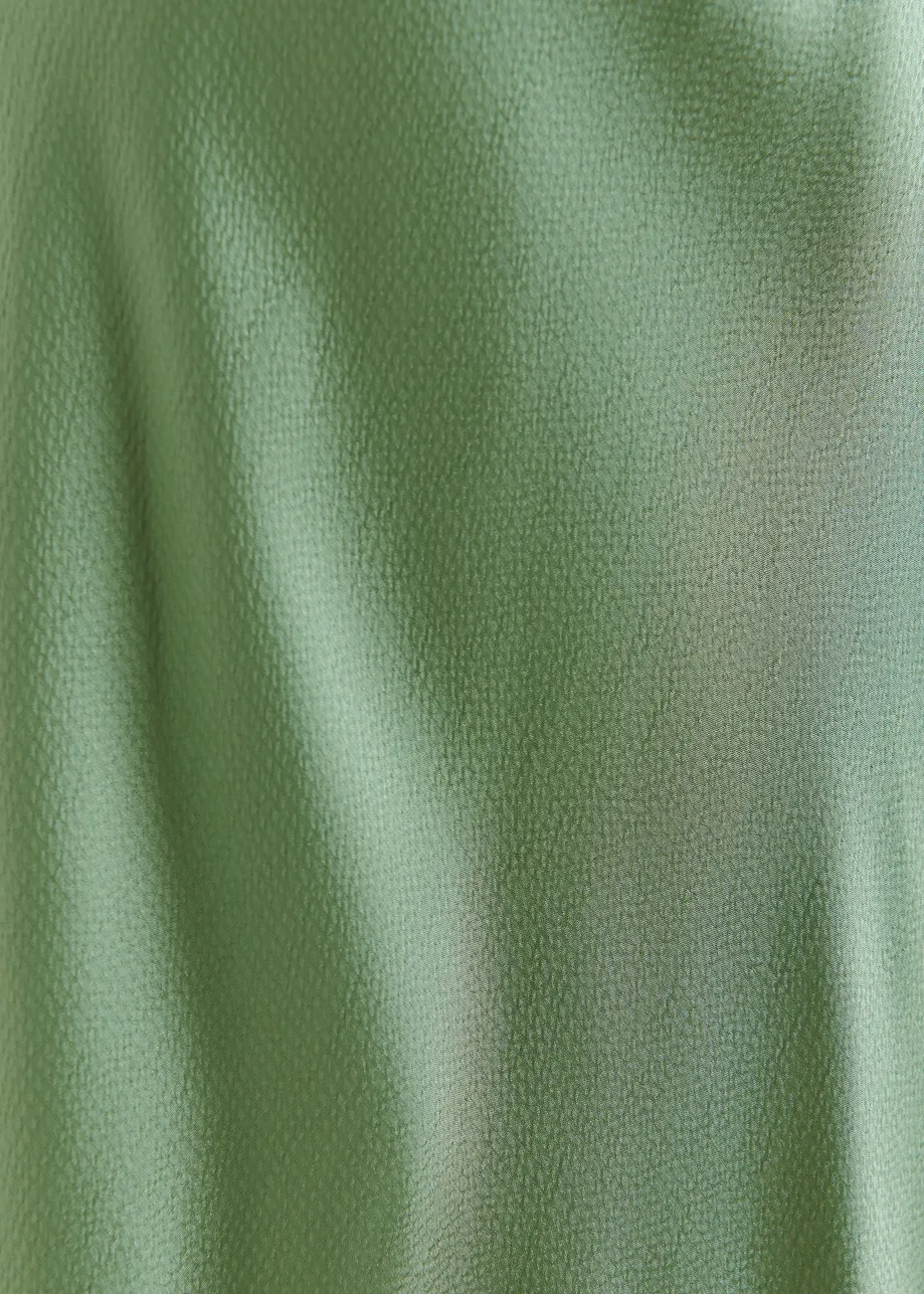 Khakifarbenes Neckholder - Maxikleid mit Zierknoten