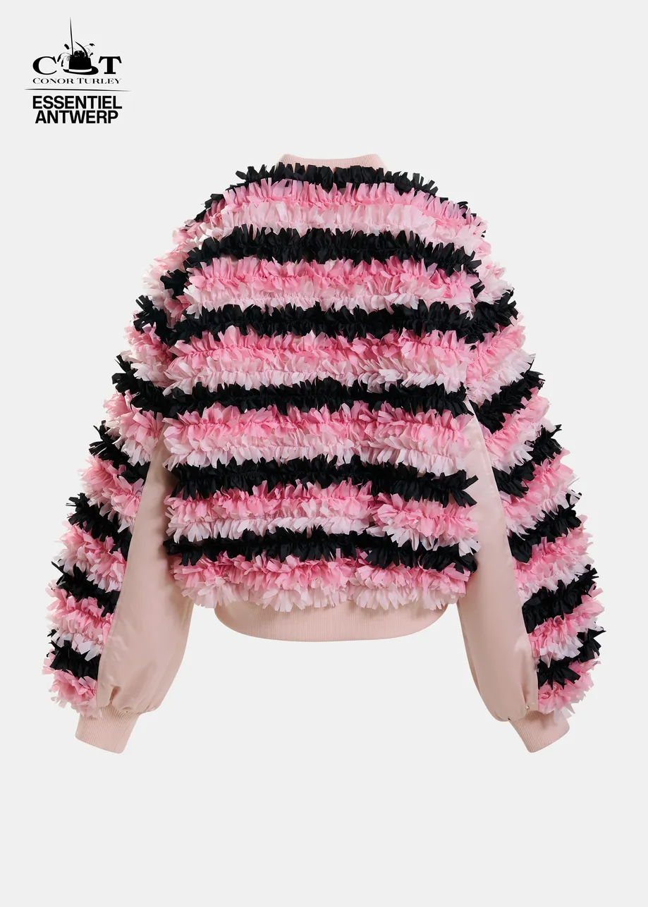 Champagnerfarbene Satin-Bomberjacke mit rosa und schwarzen Rüscheneinsätzen