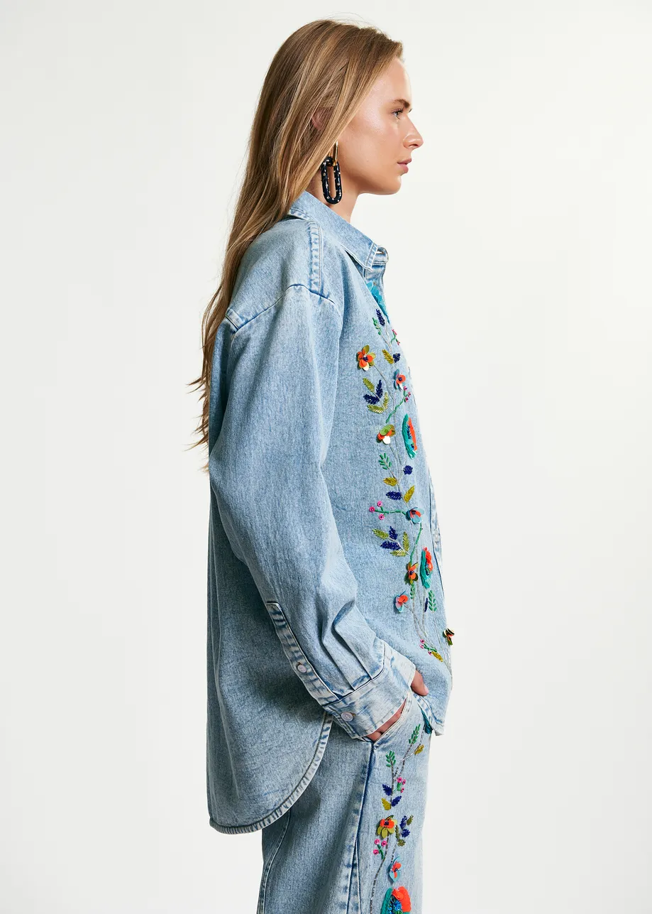 Chemise en denim bleue à fleurs pailletées multicolores