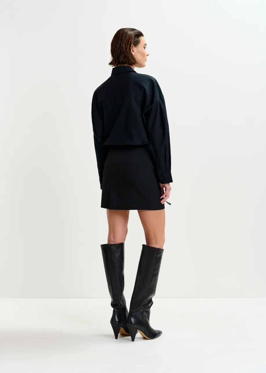 Minifalda de corte evasé con adornos de plumas, negro