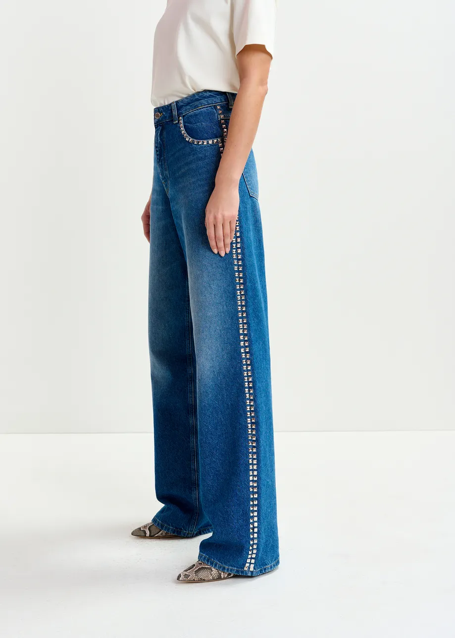  Donkerblauwe rechte jeans met studs