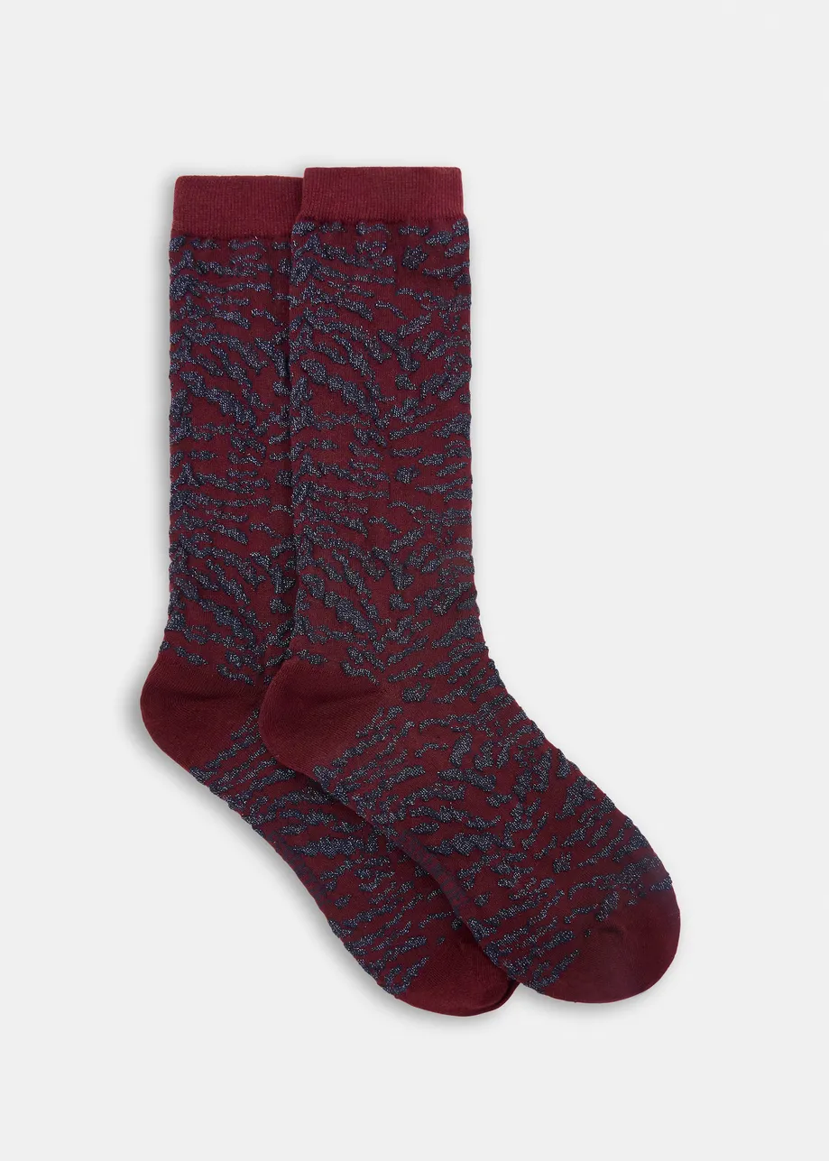 Burgundy and black tiger jacquard-knit mid-length socks